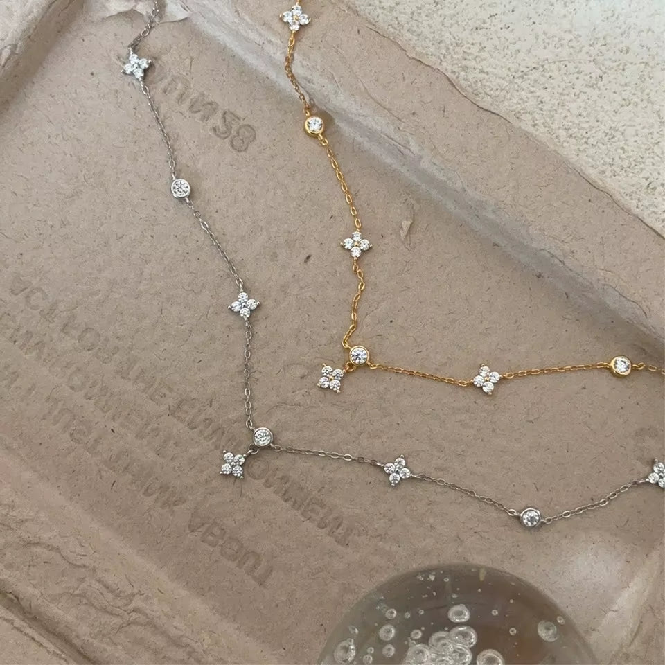 Yupsk Inlaid Zircon Four-Leaf Flower Chain Necklace for Women New Niche Light Luxury Hot Fashion Collares Choker Accessories