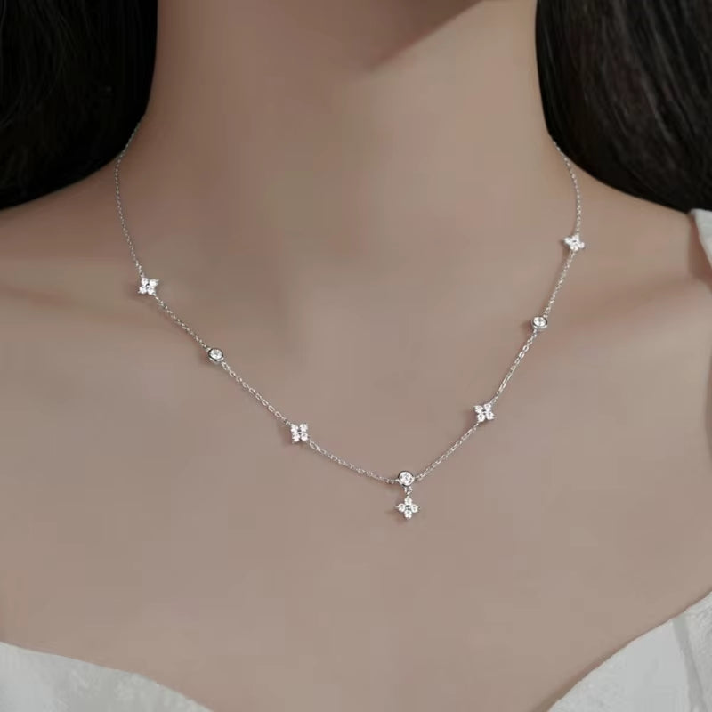 Inlaid Zircon Four-Leaf Flower Chain Necklace for Women New Niche Light Luxury Hot Fashion Collares Choker Accessories